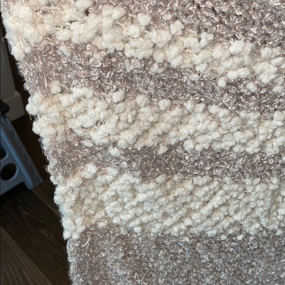 SCARVES - Picture 5 of 8